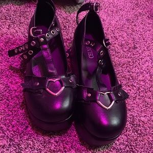 Bat and heart platforms